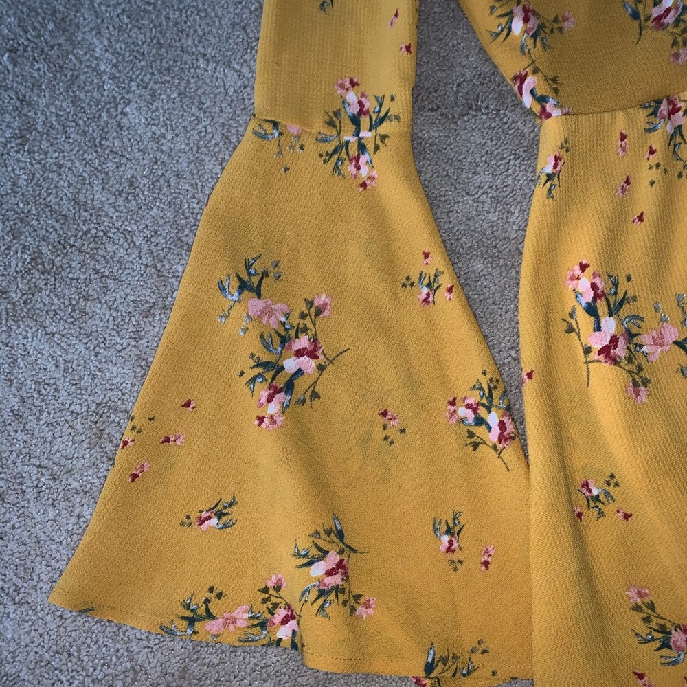 Dark yellow dress with bell sleeves - Picture 4 of 7